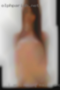 I am looking to males and couples expand my experiences.